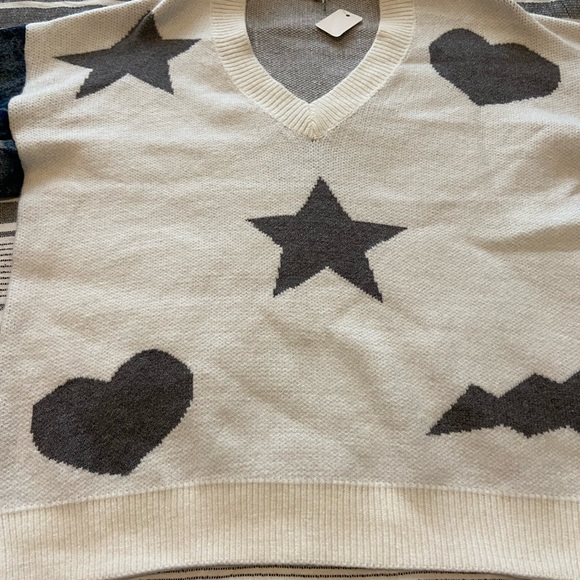 Fun sweatshirt with denim sleeves - Picture 2 of 5